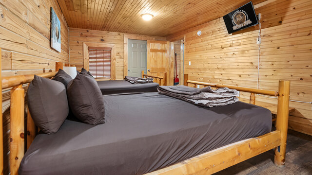 Image 7 for Backwoods Cabin - Unit A