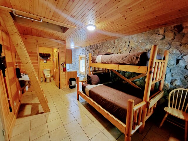 Image 4 for White Lightning – Whole Cabin