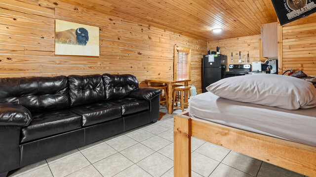 Image 12 for Backwoods Cabin - Unit A