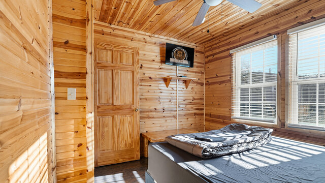 Image 21 for Creek Side Lodge