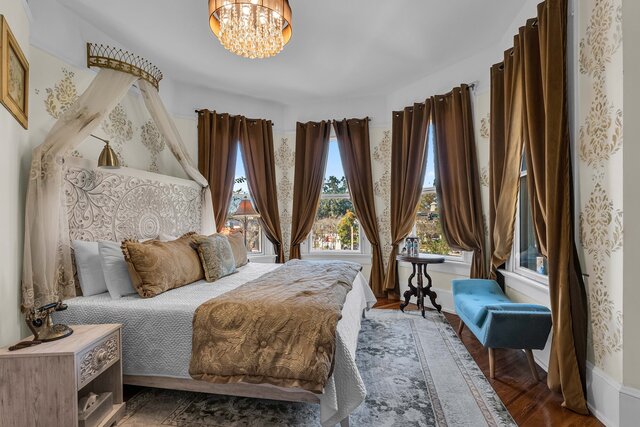 Image 1 for 8 Kate's Study