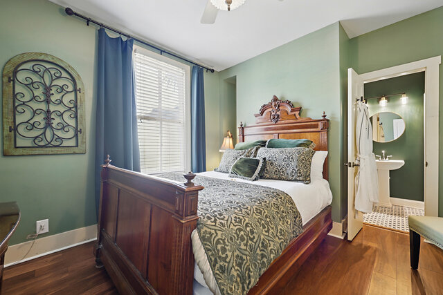 Image 1 for Peridot room