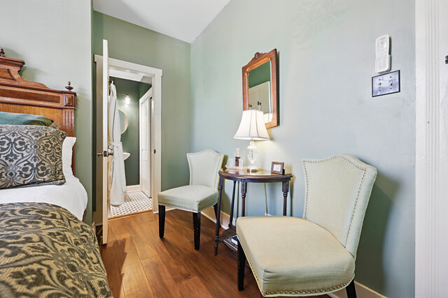 Image 2 for Peridot room