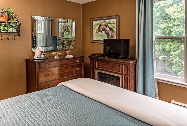 Image 3 for The Napolian Stone Room