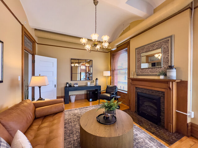 Image 4 for 4-E THE TJ RAMSDELL SUITE