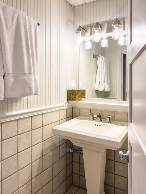 Image 7 for 4-E THE TJ RAMSDELL SUITE