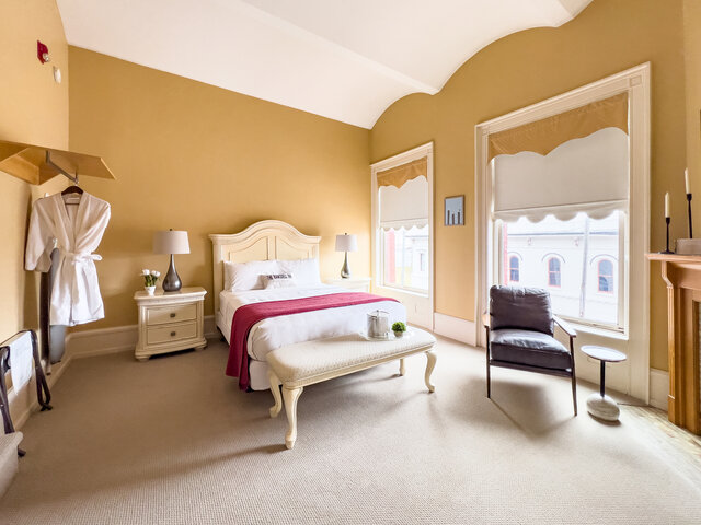 Image 2 for 3-C THE CENTURY