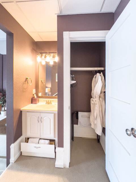 Image 6 for 3-A THE HOLLISTER