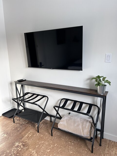 Image 1 for Single Queen Room