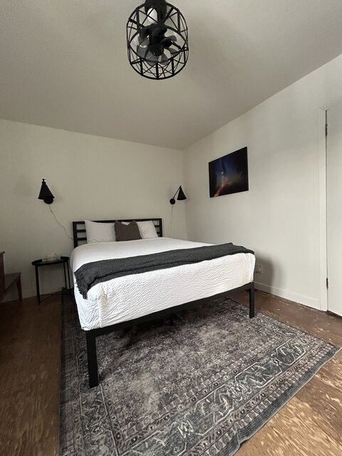 Image 3 for Single Queen Room