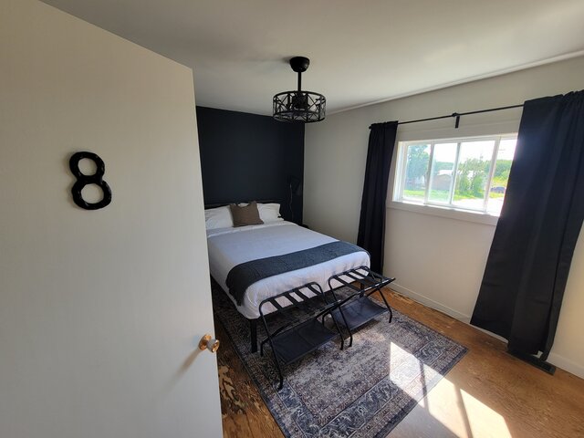 Image 3 for Single Queen Room