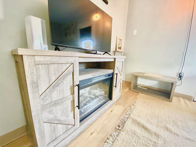 Image 4 for Hidden Studio Retreat + Walk to Jet Express+Dining