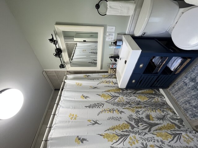 Image 9 for Quaint Bay Cottage | Retreat W/ Sunsets & Hot Tub