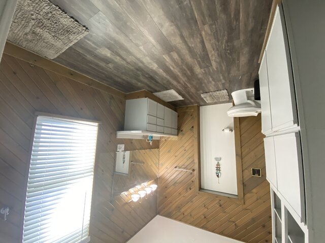 Image 14 for Relaxing Hot Tub Oasis | Lake Town Escape