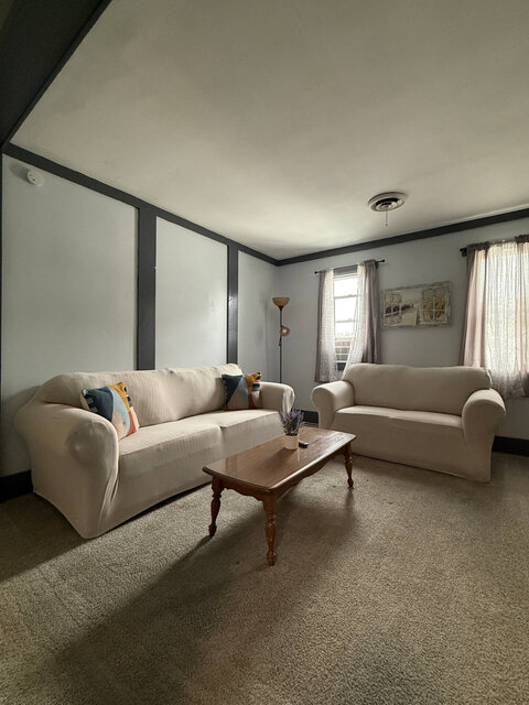 Image 4 for Upper Duplex Hideaway | Walk to Jet Express + Lake