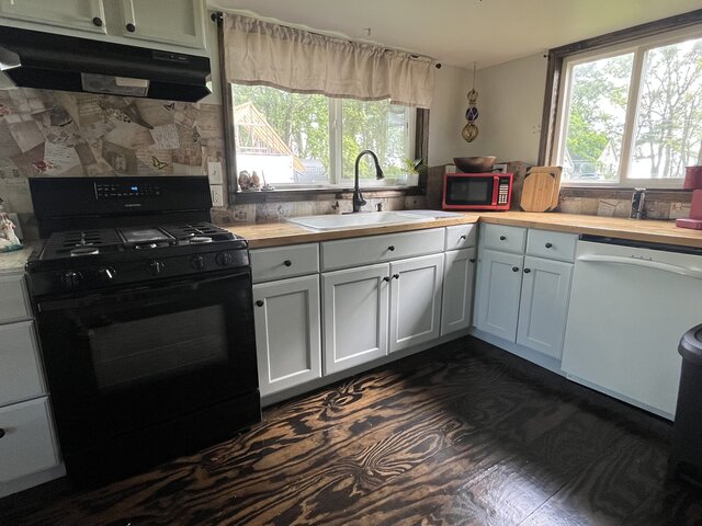 Image 5 for Quaint Bay Cottage | Retreat W/ Sunsets & Hot Tub