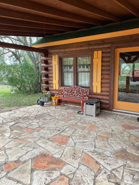 Image 2 for Log House-2 bedroom near Medina Lake