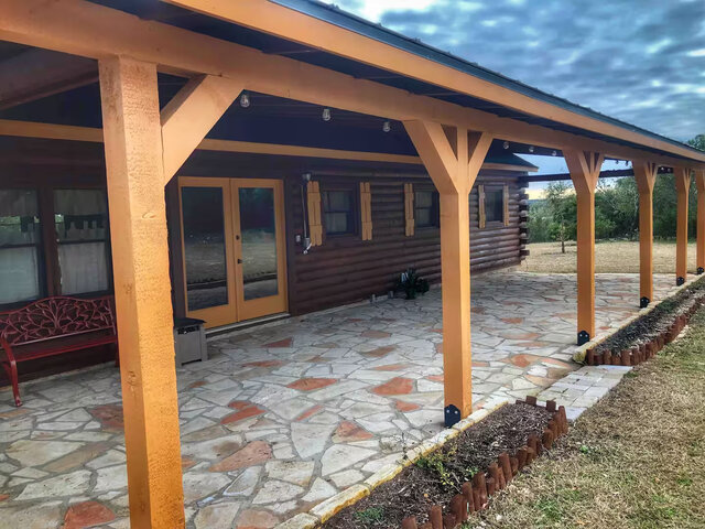 Image 1 for Log House-2 bedroom near Medina Lake