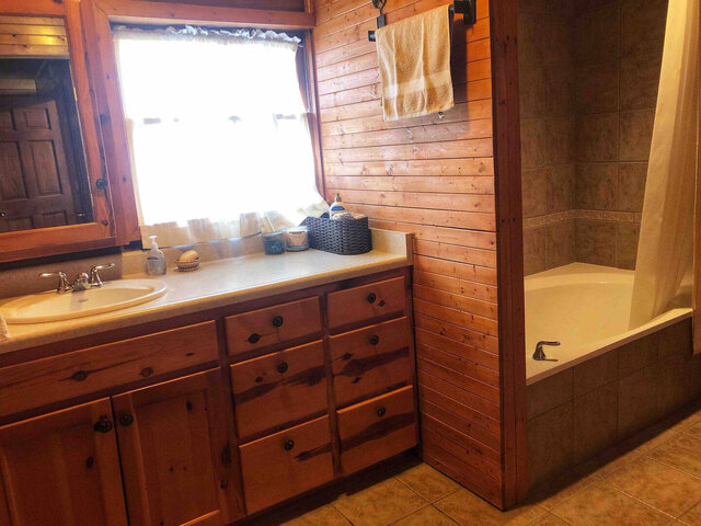 Image 13 for Log House-2 bedroom near Medina Lake