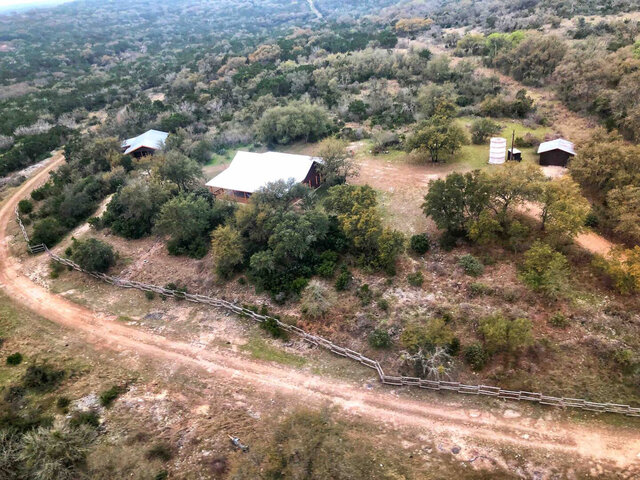 Image 19 for Log House-2 bedroom near Medina Lake