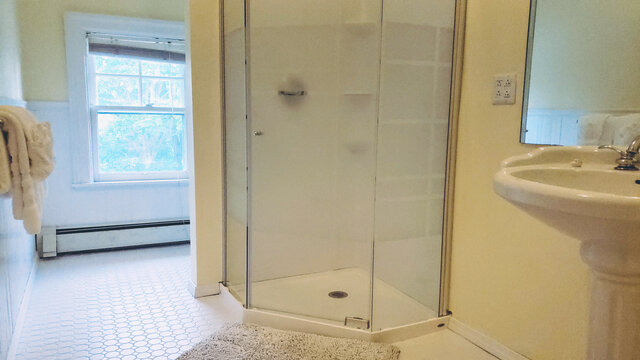 Image 4 for Innkeeper's Twin