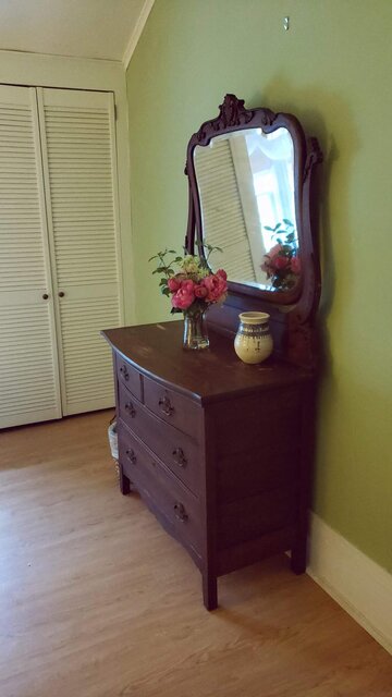 Image 2 for Innkeeper's Twin