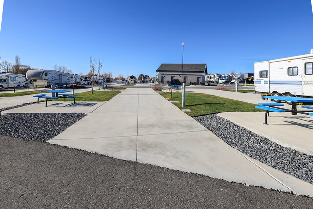 Image 1 for 45' Back-In ONLY Sites