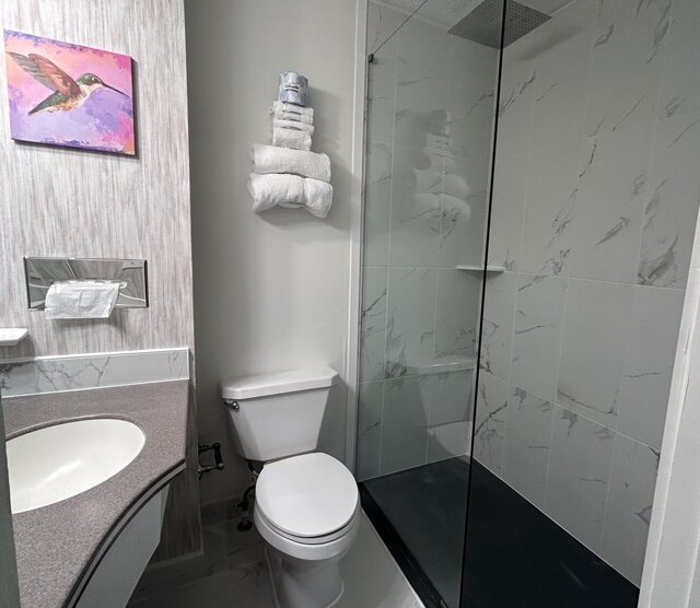 Image 4 for #11 Upper Lodge Junior Loft Suite "Dogwood"