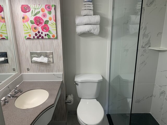 Image 5 for #09 Upper Lodge Loft Suite "Cedar" w/stocked mini-bar