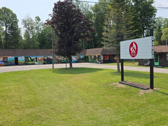 Image 6 for Thunder Bay Hideaway Room 8