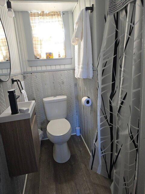 Image 7 for Thunder Bay Hideaway Room 5