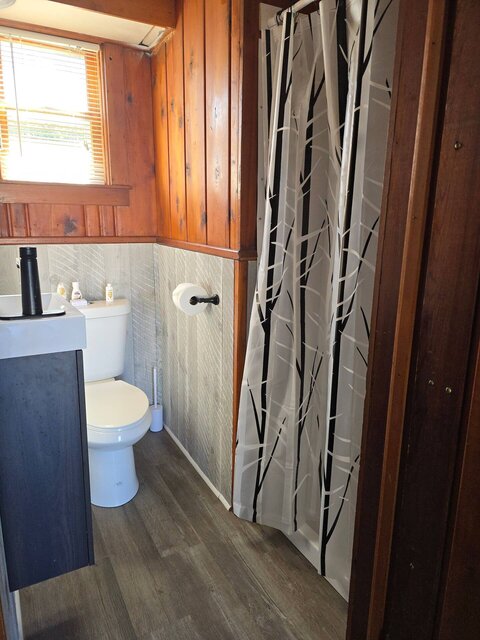 Image 5 for Thunder Bay Hideaway Room 3