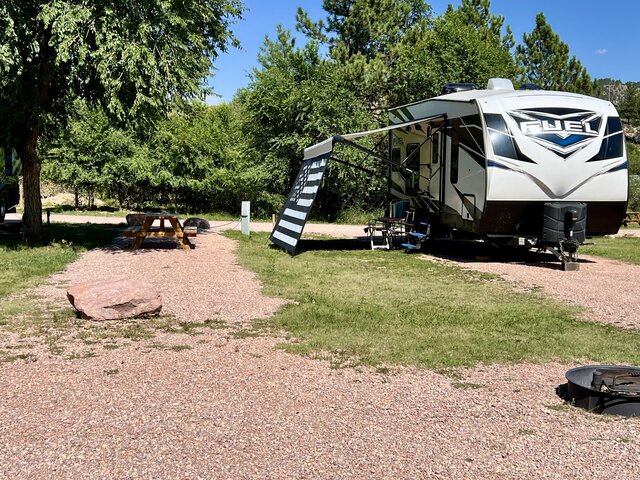 Image 1 for 03 Pull Thru Site - RVs over 35'