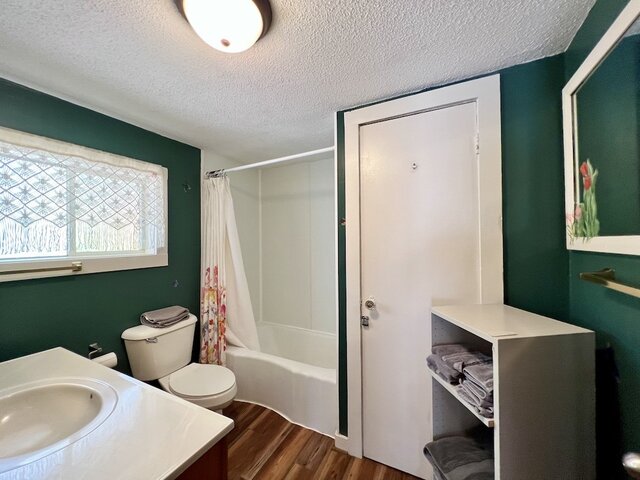 Image 6 for C10 Floral Cabin #10 - Max 4 people