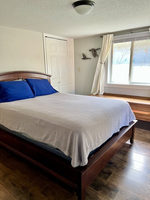Queen Bed