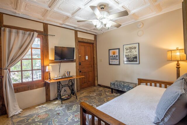 Image 1 for Harriet Haus #26