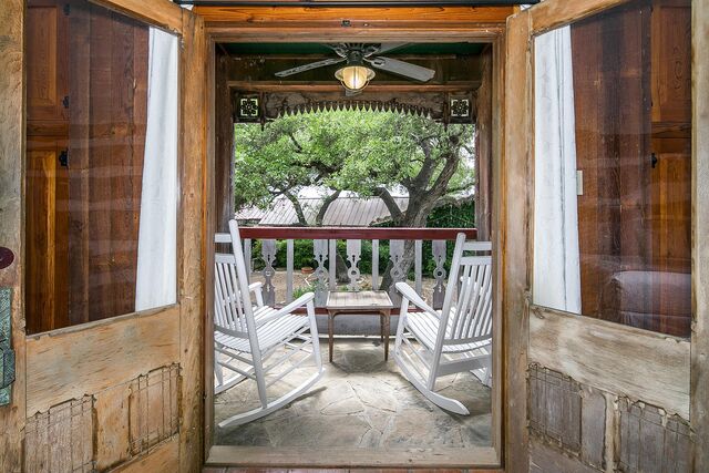 Image 4 for Gruene Room