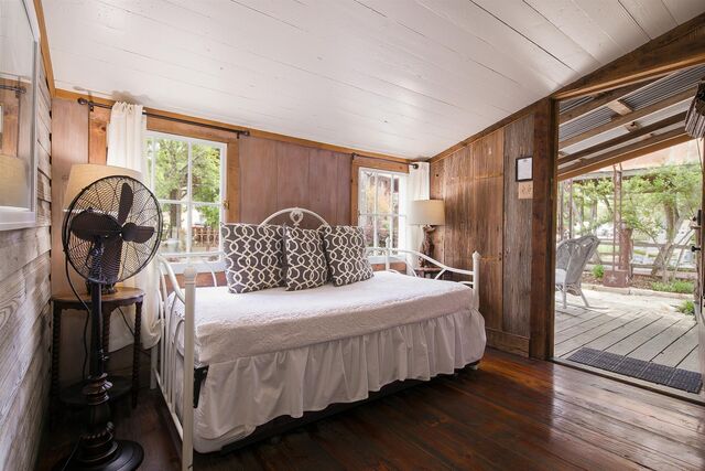 Image 2 for Fireside Lodge #2