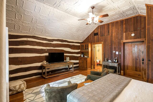 Image 2 for Gruene Room