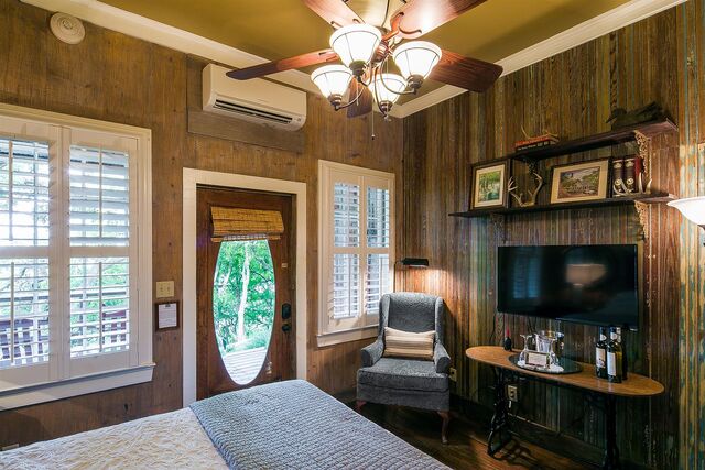 Image 2 for River Hideout