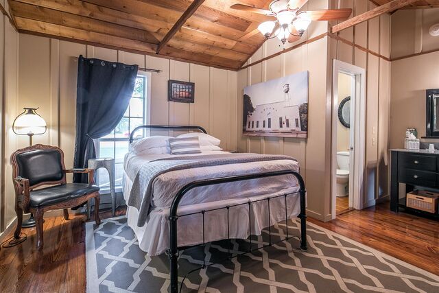 Image 2 for Carriage Haus