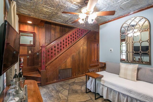 Image 1 for Harriet Haus #25