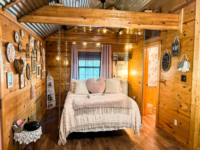 Image 25 for The Love Shack