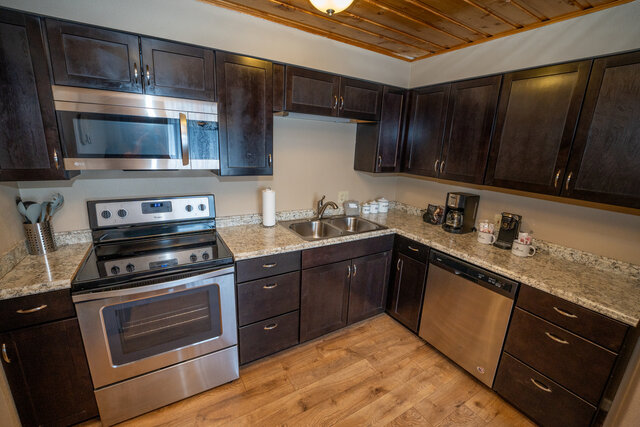 Image 5 for One Bedroom Fireplace Suites