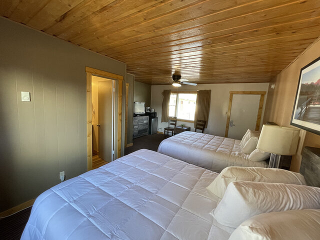 Image 3 for Standard Two Queen Rooms