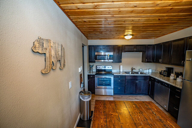 Image 6 for One Bedroom Fireplace Suites