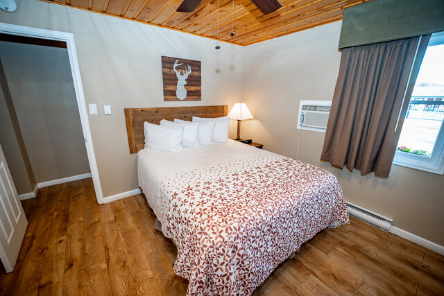 Image 7 for One Bedroom Fireplace Suites