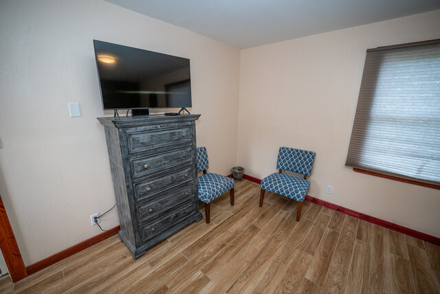 Image 4 for Standard King with Jetted Tub