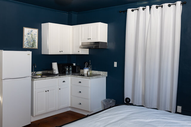 Image 2 for Blue Room