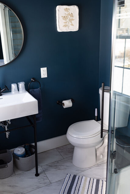 Image 4 for Blue Room